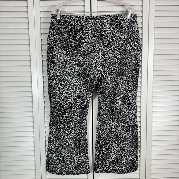 Maeve by Anthropologie The Margot Kick-Flare Cropped Knit Pants White Black 1X - Picture 6 of 9
